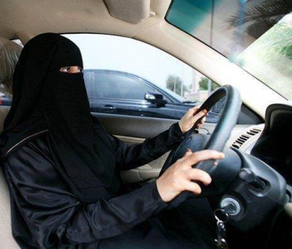 مصادر: إنشاء مدارس جديدة لتعليم القيادة للنساء.. وإتاحة تدربهن بمدارس الرجال