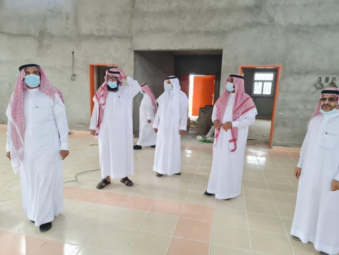 المدير العام لتعليم الباحة يقف ميدانيا على تنفيذ بعض المشروعات التعليمية