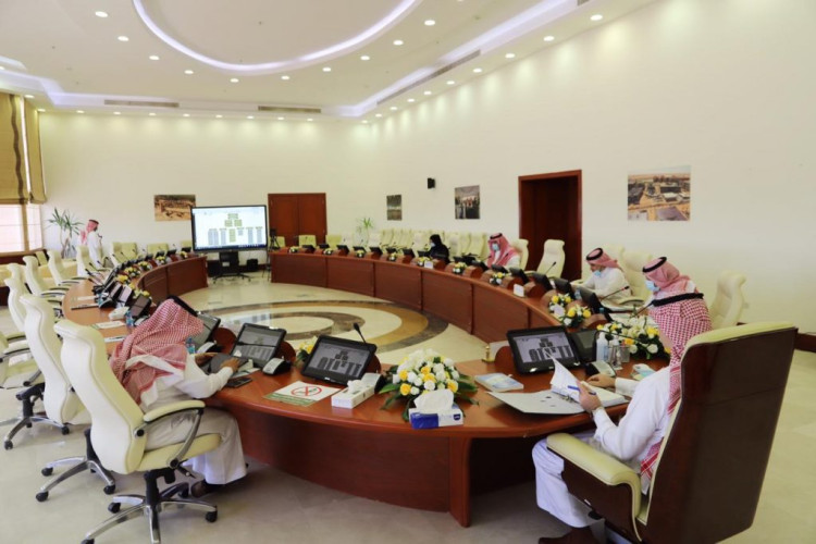 الجلسة الثالثة لمجلس ⁧‫جامعة الجوف‬⁩ تناقش الهيكلة والتوسع في المقررات الإلكترونية وكفاءة الإنفاق
