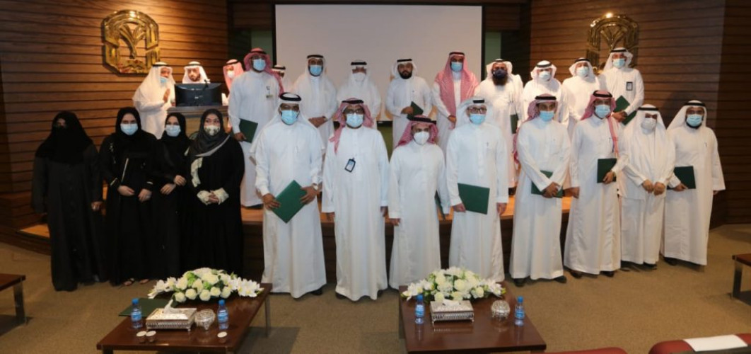 جامعة طيبة: تقيم ورشة عمل تحت عنوان: مشاريع مكاتب الخبرة بين التفعيل والنمذجة