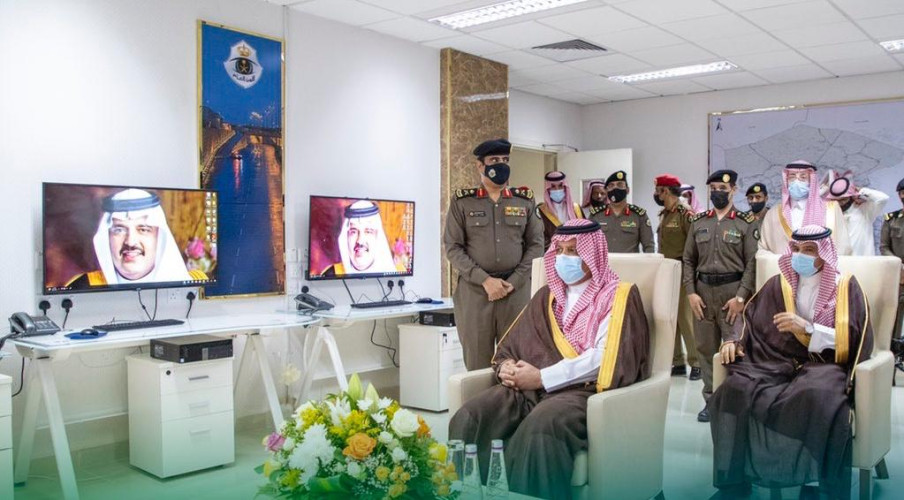 أمير منطقة حائل يزور مقر شرطة المنطقة