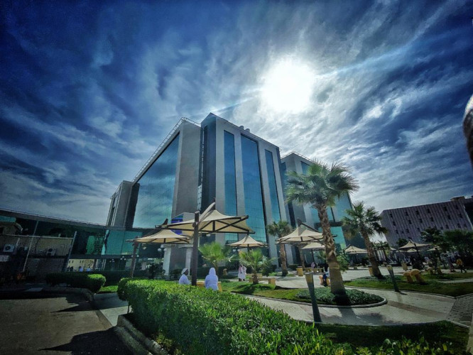 “سعود الطبية” تنقذ مصاباً تعرض لنزيف حاد في الرقبة