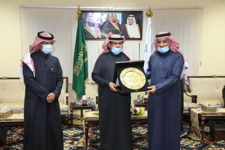 نائب محافظ التدريب التقني والمهني يزور منشآت تبوك