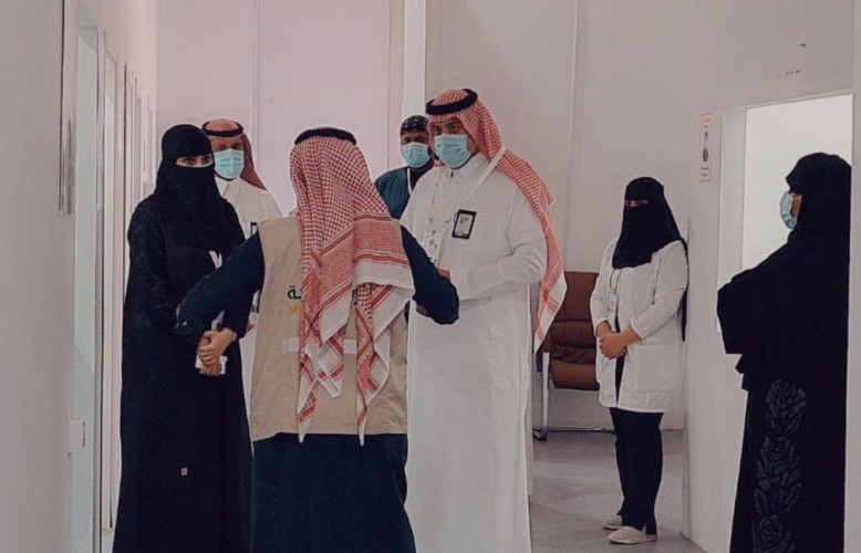 د.الشهراني يقف على مشاركة الصحة في مهرجان الملك عبد العزيز لمزاين الإبل