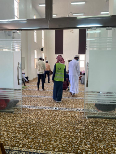 بالتعاون مع فرع وزارة الشؤون الإسلامية مجلس شباب الجوف يشارك في تطبيق الاحترازات الوقائية لمنع تفشي فايروس كورونا في جوامع المنطقة