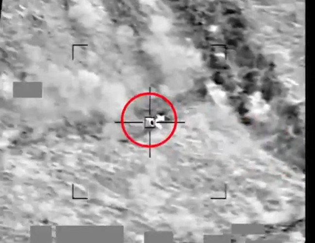 “التحالف”: يعرض لقطات من اعتراض وتدمير طائرة بدون طيار “مفخخة” أطلقتها المليشيا الحوثية الإرهابية المدعومة من إيران صباح اليوم الأربعاء باتجاه المملكة لاستهداف المدنيين والأعيان المدنية بطريقة ممنهجة ومتعمدة