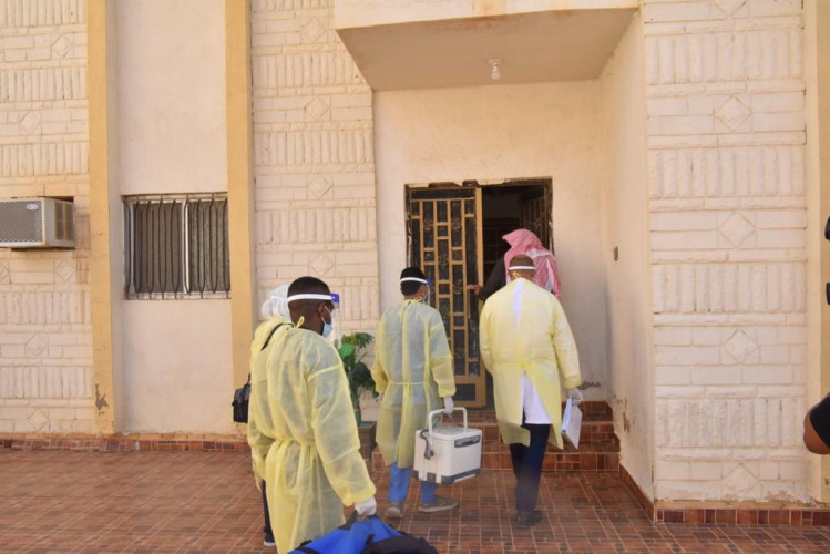 تجمع الرياض الصحي الأول يقدم لقاح كورونا للمستفيدين في منازلهم