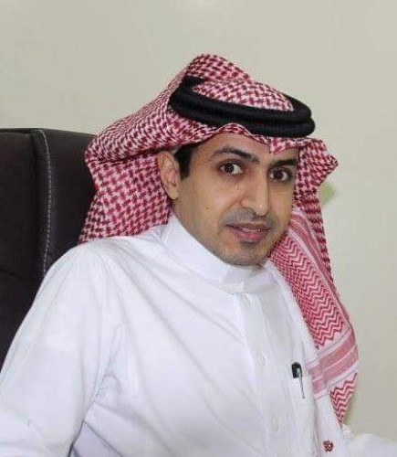 الشريدة يُكرم منسوبي إدارة التعليم بمحافظة وادي الدواسر 