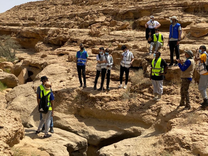 انطلاقة الرحلة الخلوية لمرحلة الجوالة التي ينفذها نادي جمعية الكشافة  