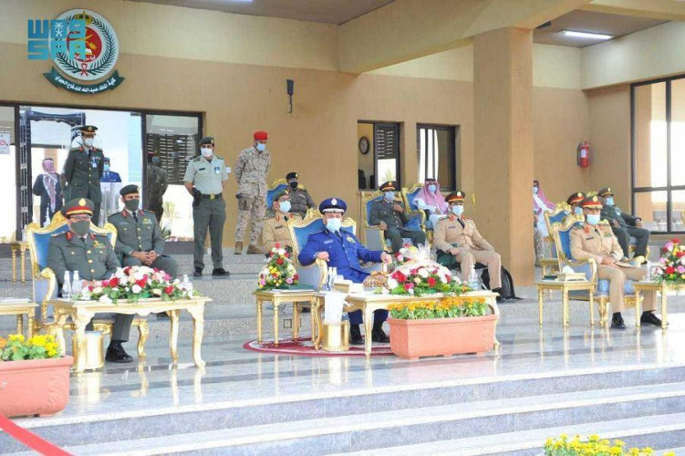 نيابة عن سمو ولي العهد.. رئيس هيئة الأركان العامة يرعى حفل تخريج الدفعة الثامنة عشر من طلبة كلية الملك عبدالله للدفاع الجوي