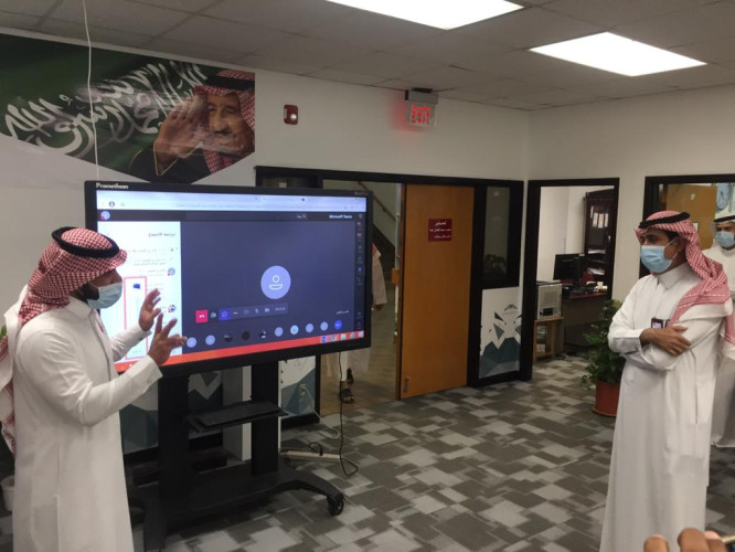 مدير تعليم الشرقية يقف على سير الاختبارات ويتفقد غرف الكنترول ويلتقي بقادة المدارس