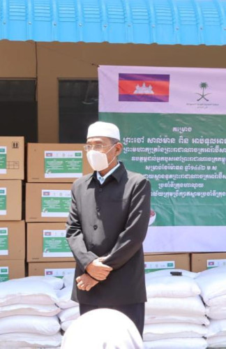 مفتي كمبوديا يشكر خادم الحرمين على جهوده في دعم برامج الخير في رمضان