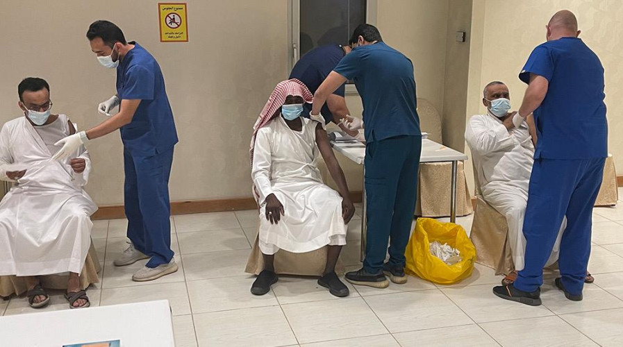 مجمع الملك فهد لطباعة المصحف الشريف ينفذ حملة تطعيم لمنسوبيه ضد فايروس كورونا