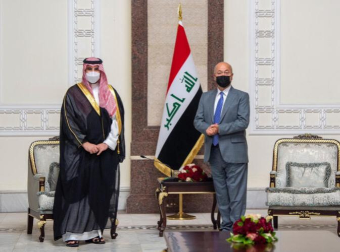 نائب وزير الدفاع يقوم بزيارة رسمية إلى ⁧‫العراق‬⁩ التقى خلالها الرئاسات الثلاث ووزير الدفاع العراقي