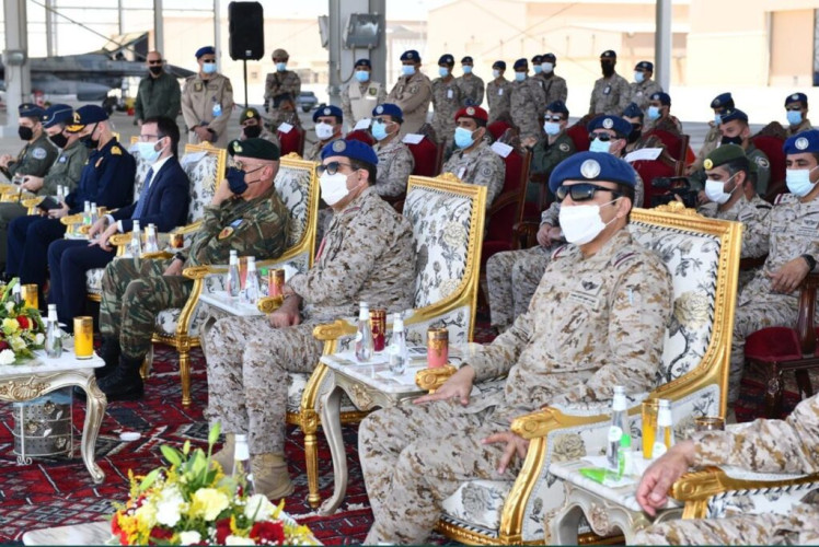 رئيس هيئة الأركان العامة للدفاع الوطني اليوناني يحضر مناورات تمرين عين الصقر ٢ بين القوات الجوية السعودية واليونانية