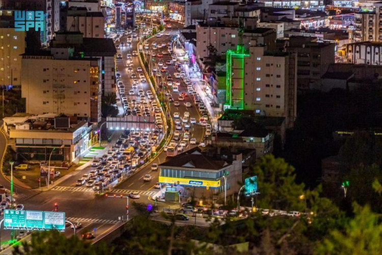 أسواق منطقة الباحة تشهد حراك تجاري مُلفت مع قرب دخول عيد الفطر المبارك