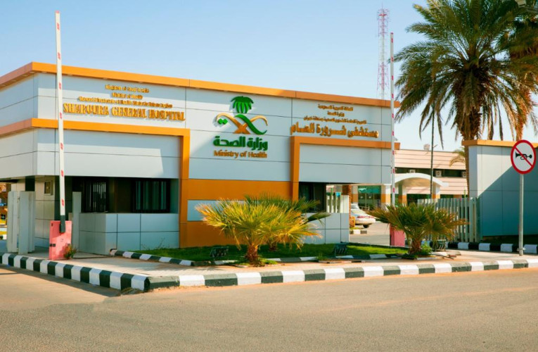 تدخل جراحي ناجح في مستشفى شرورة العام مع حالة مصاب في حادث مروري 