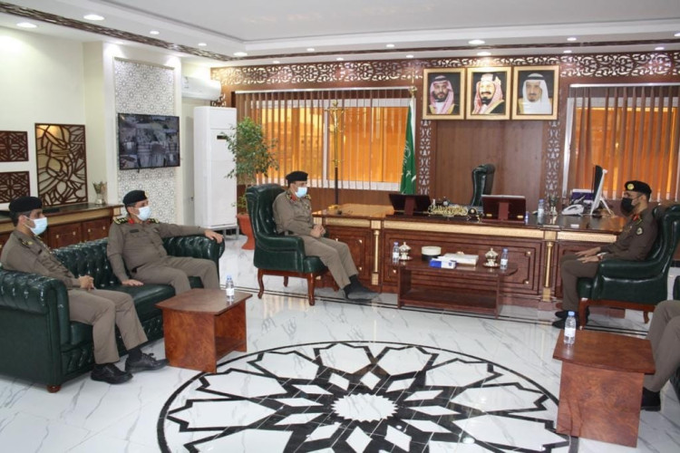 رئيس هيئة المحاكمات العسكرية بالامن العام يزور شرطة منطقة الحدود الشمالية