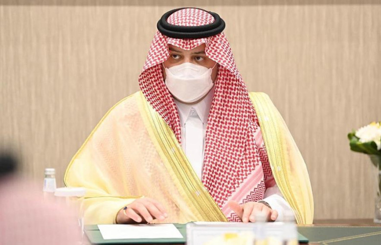 أمير الحدود الشمالية يرأس اجتماعاً لبحث أسباب انقطاع الكهرباء عن محافظة رفحاء