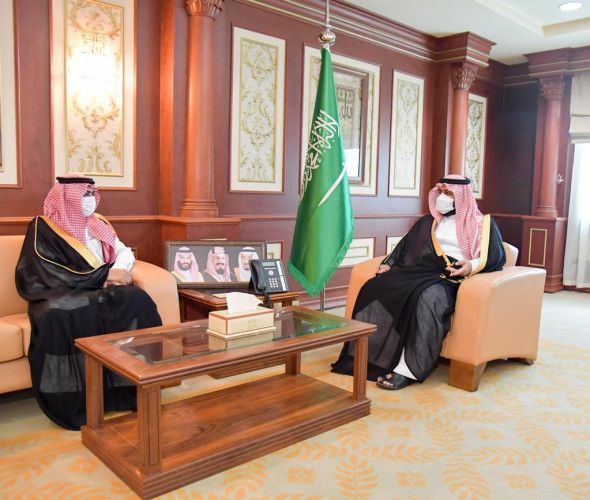 نائب أمير جــازان يستقبل مديري تعليم جازان وصبيا والطلاب الفائزين في تحدي فيرست التقني للروبوت