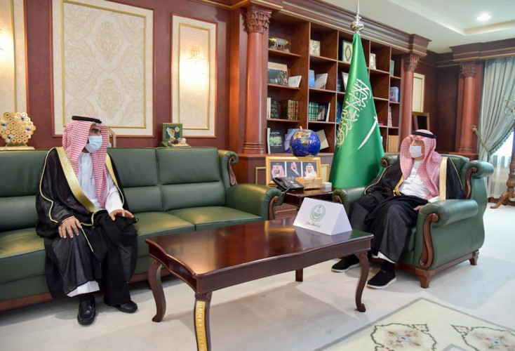 أمير منطقة جازان يدشن مبادرة هيئة حقوق الأنسان “أعرف حقك”