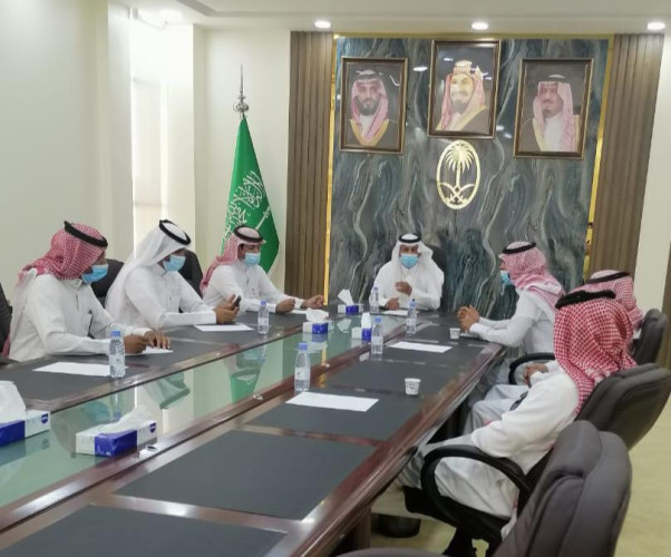 لجنة الإستثمار بالمجلس البلدي “تعقد إجتماعاً مع المختصين بالاستثمارات بالبلدية”