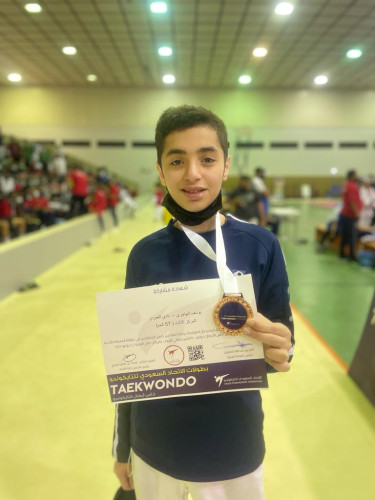 الهاجري يتوج بـ “برونزية التايكوندو” في بطولة المملكة للبراعم والناشئين