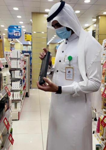 صحة الجوف تتحقق من إلتزام الصيدليات الخاصة للاشتراطات الصحية