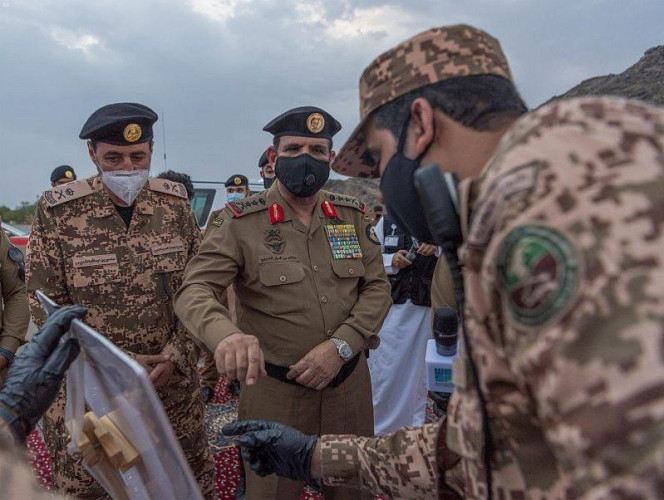 مدير الأمن العام يتفقد الجهات الأمنية المشاركة في تطبيق الخطط الأمنية في حج هذا العام