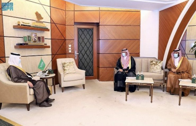 سمو أمير الشرقية يستقبل مدير عام القطاع الشرقي لهيئة المدن الصناعية