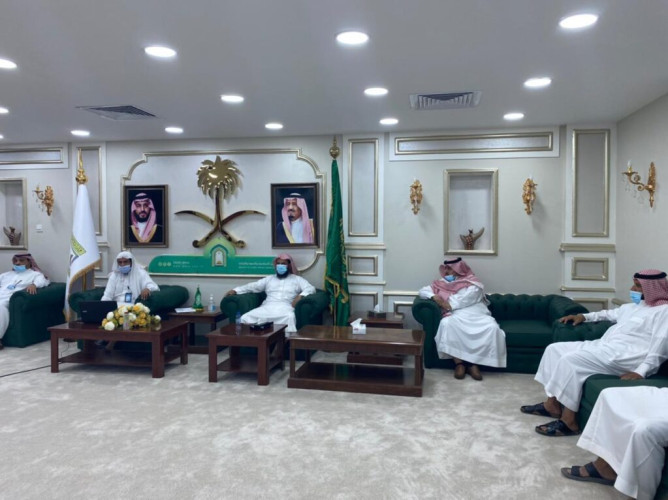 مدير فرع وزارة الشؤون الإسلامية بالحدود الشمالية يجتمع بلجنة المقابلات