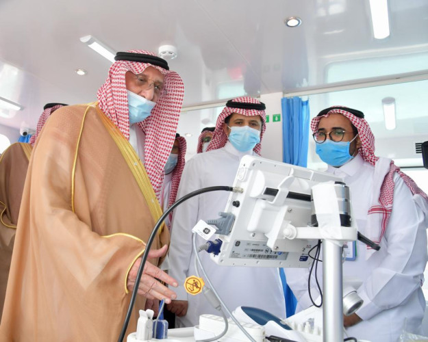 أمير منطقة جازان يدشن خدمة الإسعاف البحري بجزيرة فرسان