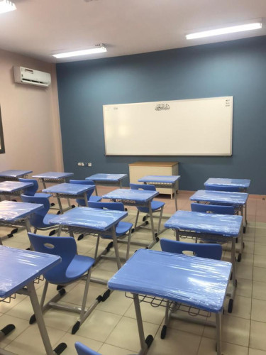 تعليم مكّة يؤمن 6600 مقعداً دراسياً و300 سبورة