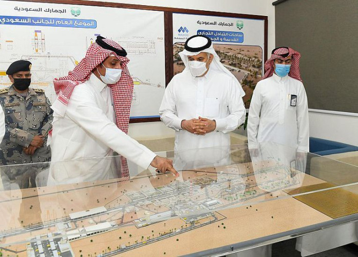 وزير البيئة والمياه والزراعة يتفقد مشروع الزاهدية الزراعي والمحجر الحيواني والنباتي بالحدود الشمالية