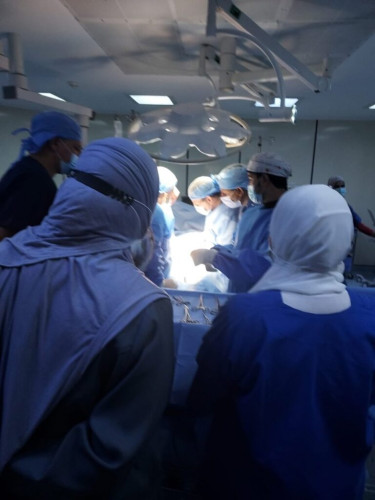 تعذر نقلها.. فريق طبي يقطع 200 كم من الطائف لتربة منقذًا حاملًا ومولودها