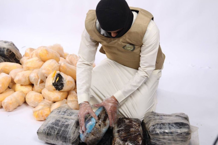 مكافحة المخدرات تحبط محاولة تهريب(233)كيلو جرامًا من الحشيش المخدر بالمنطقة الشرقية