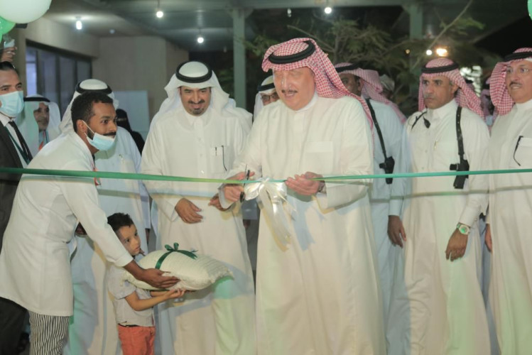 أمير منطقة جازان يدشن برنامج ومعرض التوعوية الصحية الشاملة بكورنيش بيش