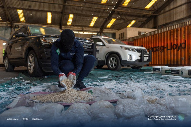 إحباط محاولة تهريب كمية من حبوب الكبتاجون بلغت 888,000 حبة في ميناء جدة الإسلامي