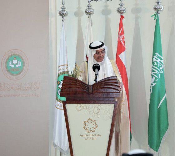 في يوم “العربية”.. “العاصمي”: اللغات بعصر المعلومات الرقميّة تحتل صدارة الاهتمام والرعاية