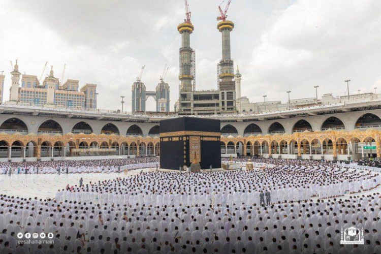 “السديس”: خدمة المعاقين أولوية ضمن أنسنة الخدمات لذوي الهمم في الحرمين