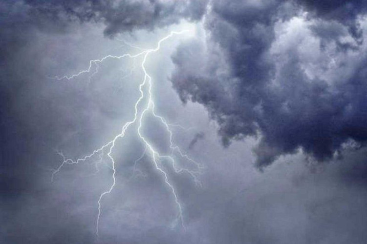 “الأرصاد”: سحب رعدية ممطرة مصحوبة برياح نشطة على 8 مناطق