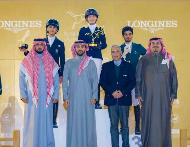 وزير الرياضة يتوج ألكساندر بجائزة “قفز السعودية” الكبرى