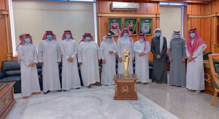 رئيس مركز بحر أبو سكينة يستقبل أعضاء فريق السالمية
