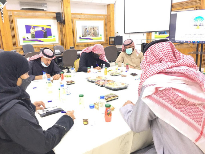 اجتماع لإعداد الدليل التنظيمي للعمل المشترك للأنشطة والبرامج الكشفية