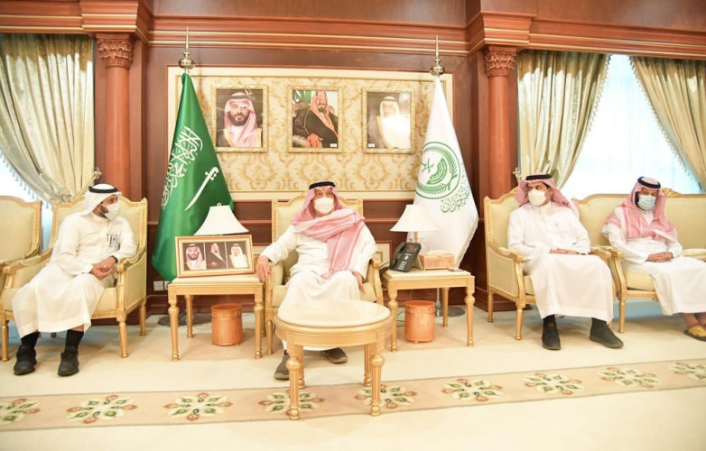 أمير جازان يستقبل أمين اللجنة الوطنية لرعاية السجناء وأسرهم ولجنة تراحم بالمنطقة ..