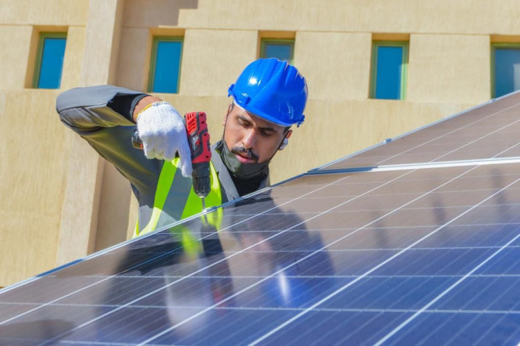 الكلية التقنية بتبوك تنجح في إنتاج 6 ميغاواط من الكهرباء بأول مبنى تدريبي بها يعمل بالطاقة الشمسية