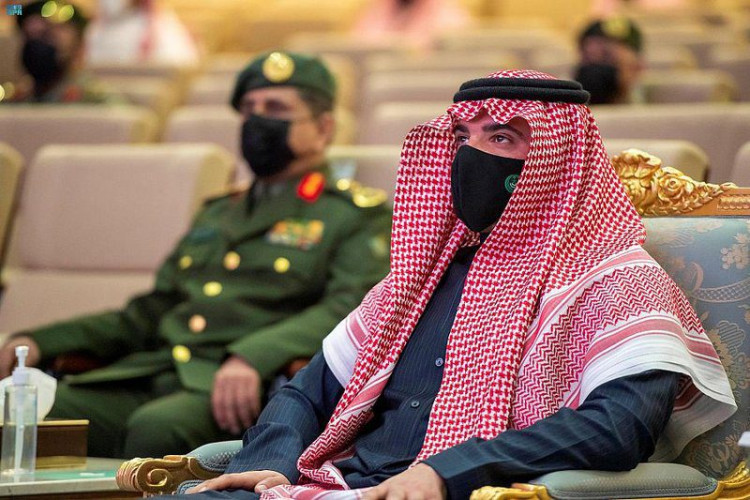 ‬وزير الداخلية يدشن جواز السفر السعودي الإلكتروني الجديد