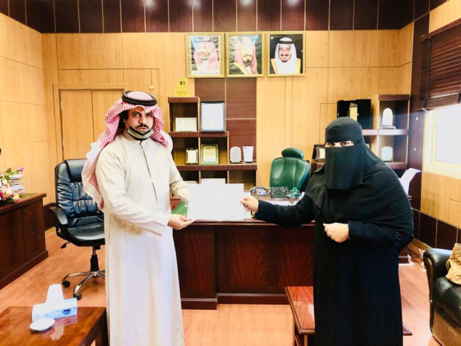 ‏صحة عسير تكرم الدكتورة نداء العنزي