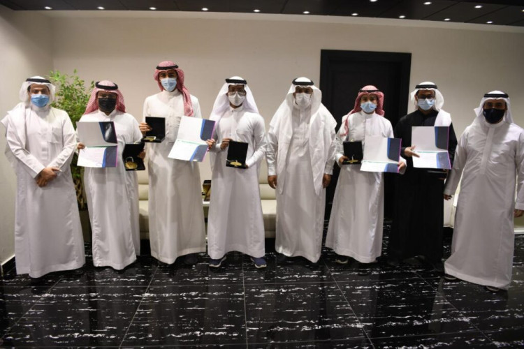 مدير عام تعليم مكّة يُكرم الطلاب المشاركون والحاصلون على جوائز خاصة في مسابقة أولمبياد إبداع 2022م