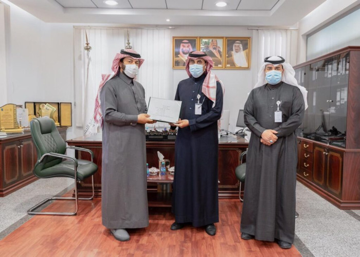 تسليم أول رخصة لجمعية متخصصة في الإعلام بمنطقة الجوف 